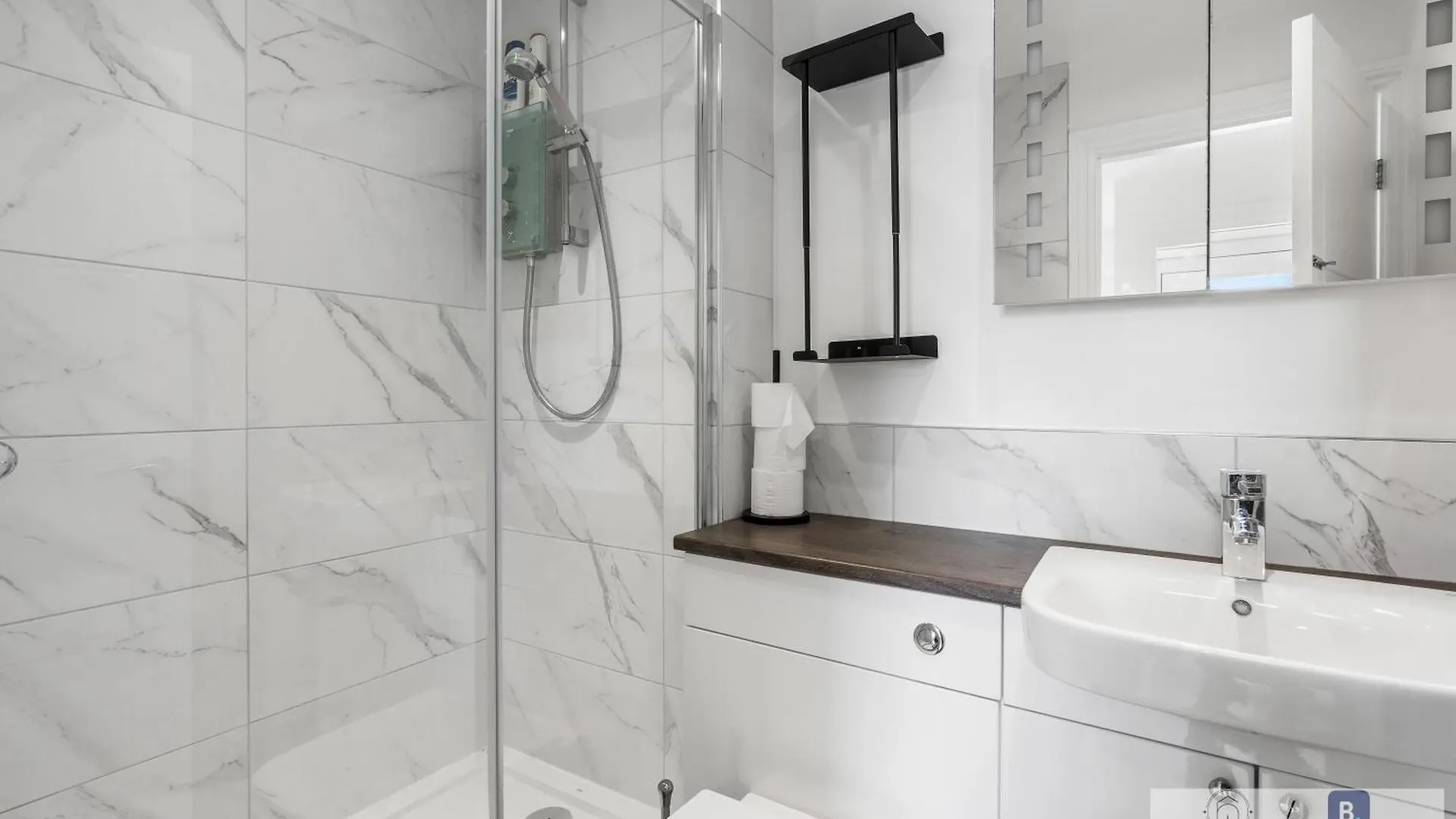 City Centre Top Floor Apartment With Lift Access And 5 Mins Walk To Brighton Station