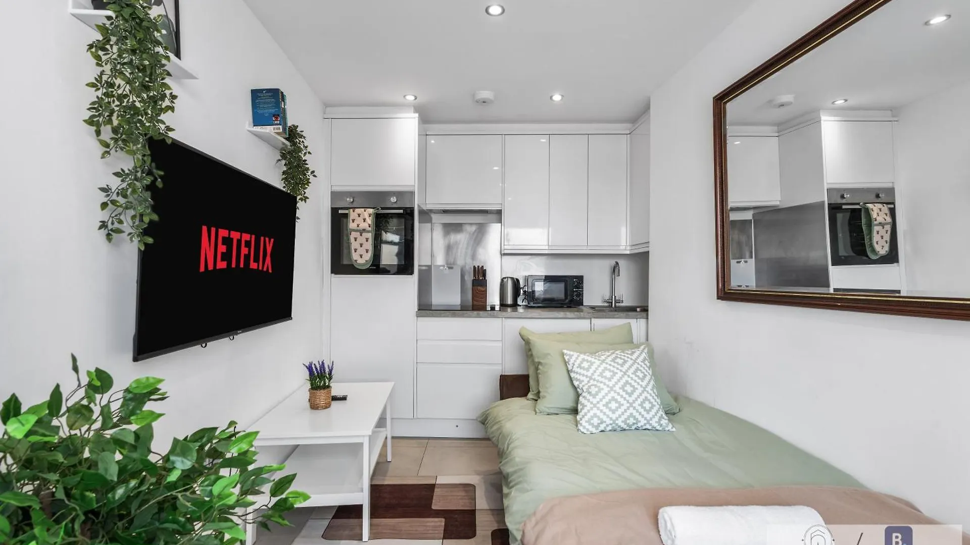 City Centre Top Floor Apartment With Lift Access And 5 Mins Walk To Brighton Station